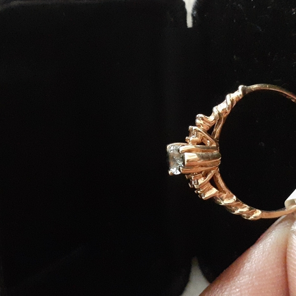 10K YELLOW GOLD BLUE TOPAZ/ DIAMOND ACCENTS RING SIZE 6 - Picture 3 of 5